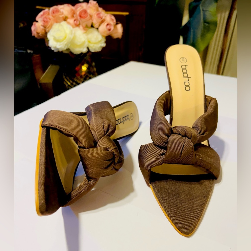Boohoo Dark Brown/Chocolate Knotted Heels/Mules NWOT Size 8 - Picture 2 of 10